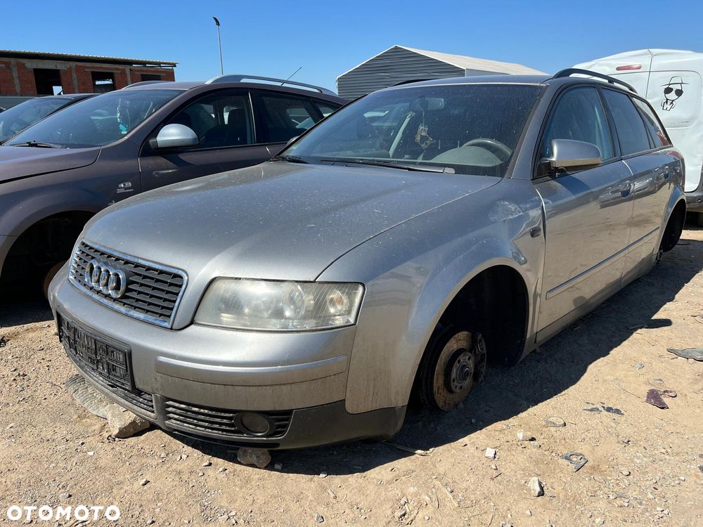 Audi A4 B6 (LY7Q) części maska zderzak błotnik drzwi klapa deska fotele lampa