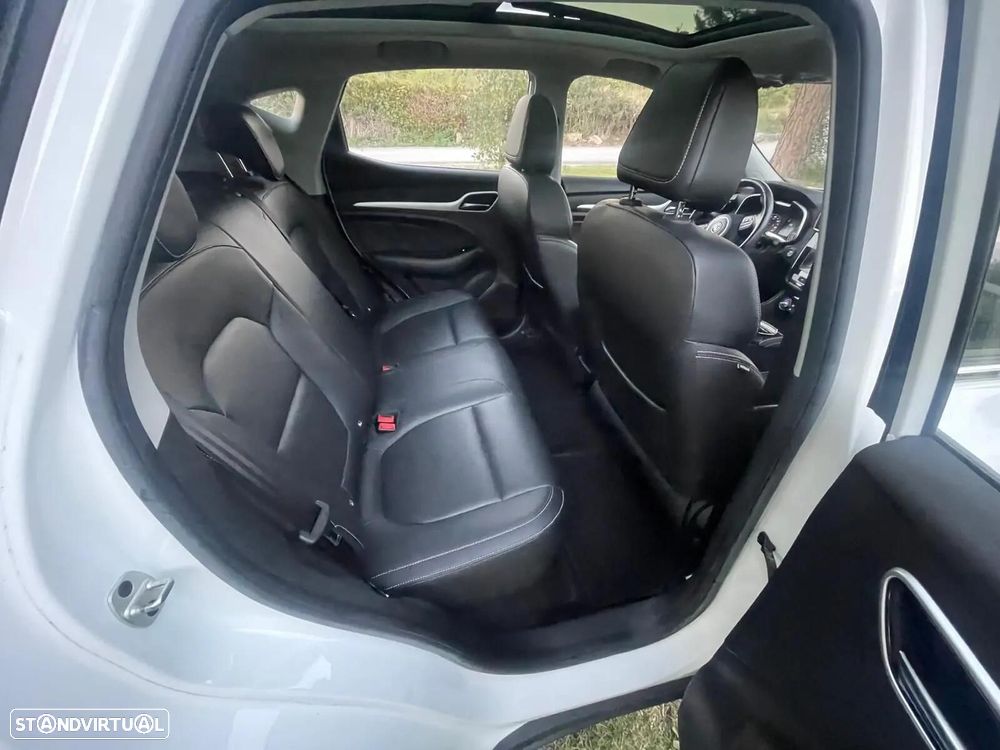 MG ZS Luxury - 17