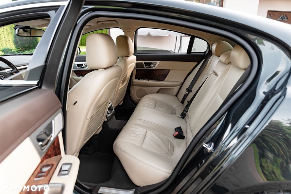 Jaguar XF 3.0 V6 Kompressor AWD - 21