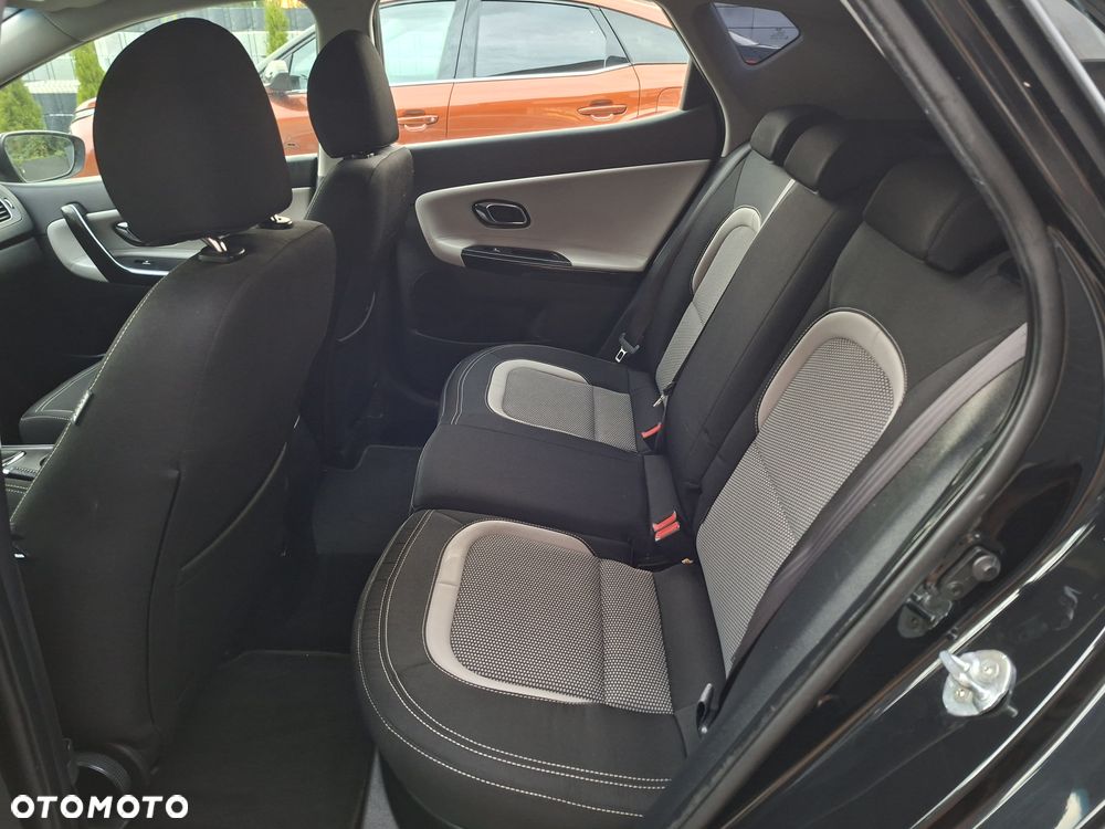 Kia Ceed - 12