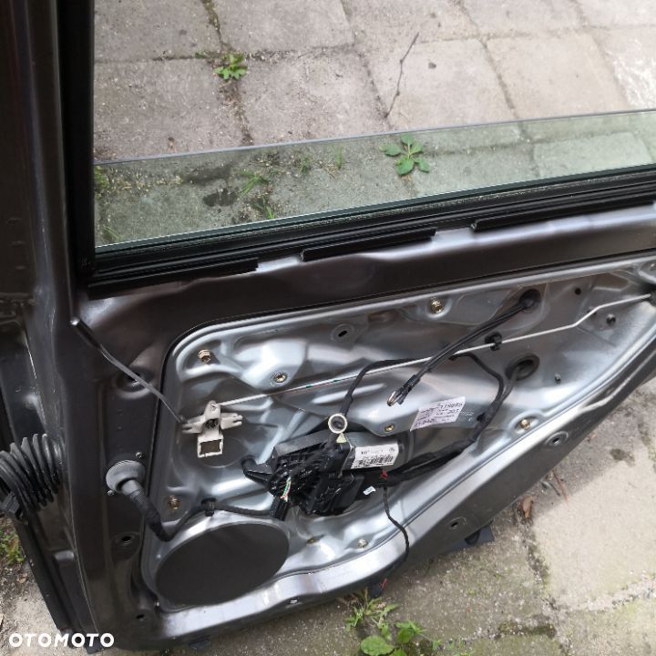 vw passat b5 fl  kombi drzwi szare ld7w - 7