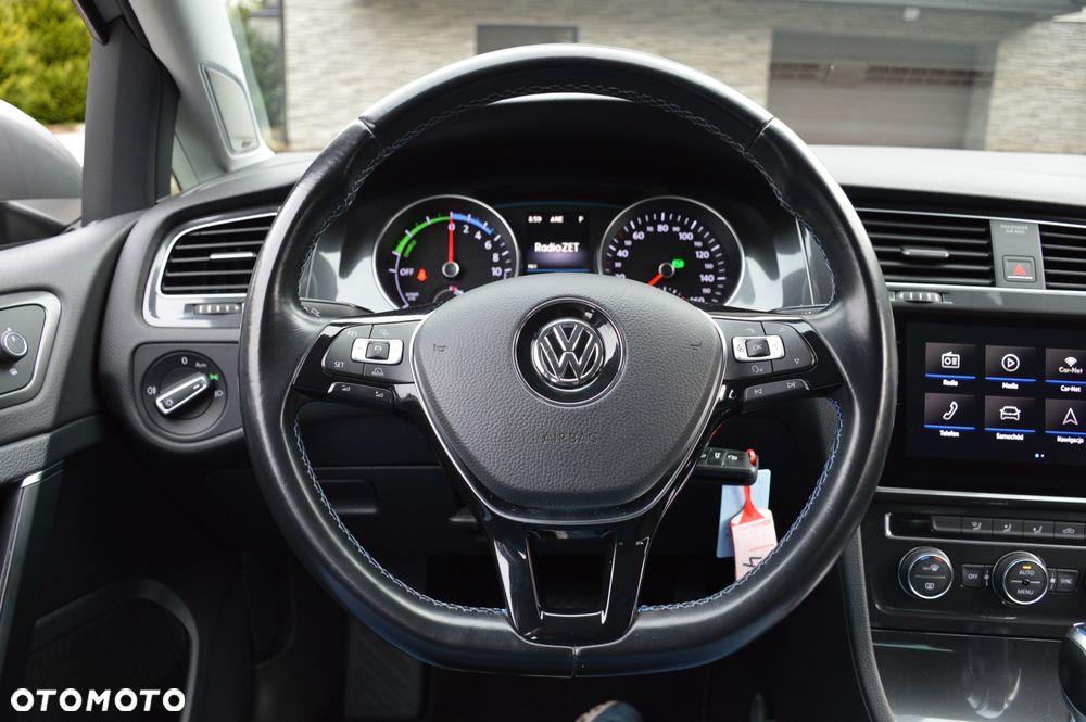 Volkswagen Golf - 30