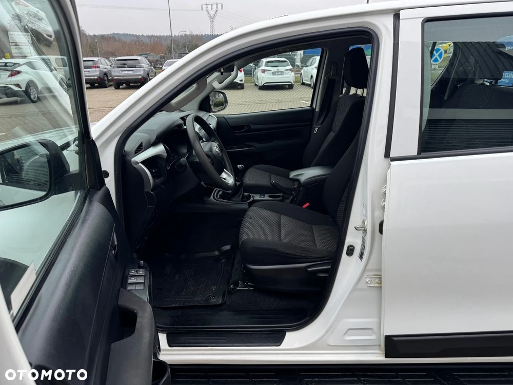 Toyota Hilux 2.4 D-4D Extra Cab DLX 4x4 - 14