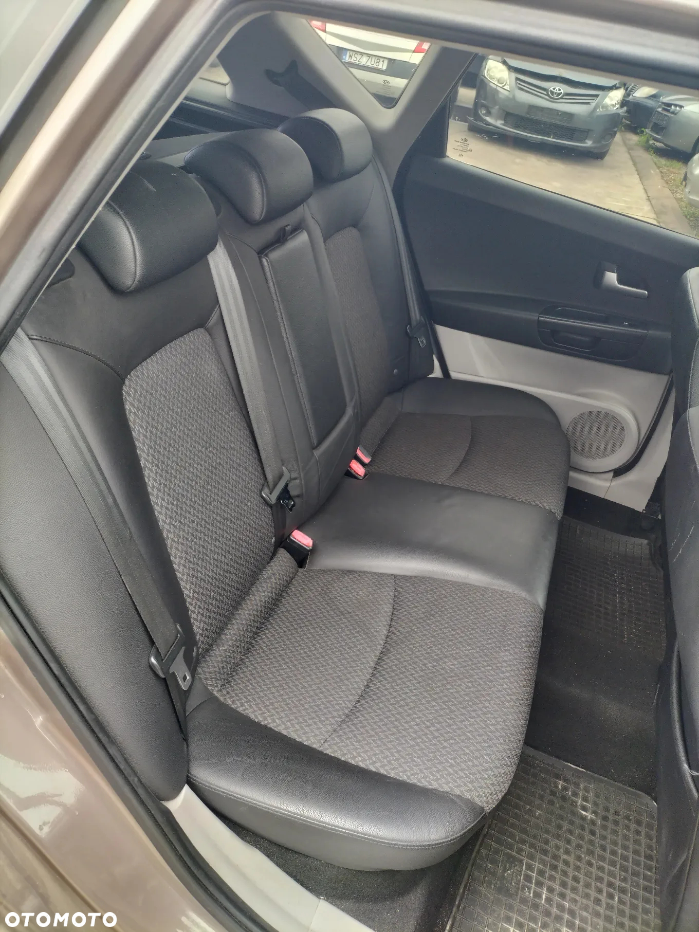 ZDERZAK TYŁ Z CZUJNIKAMI PDC KIA CEED I KOMBI 2.0 CRDI 140 KM D4EA KOD LAK.8Q - 22