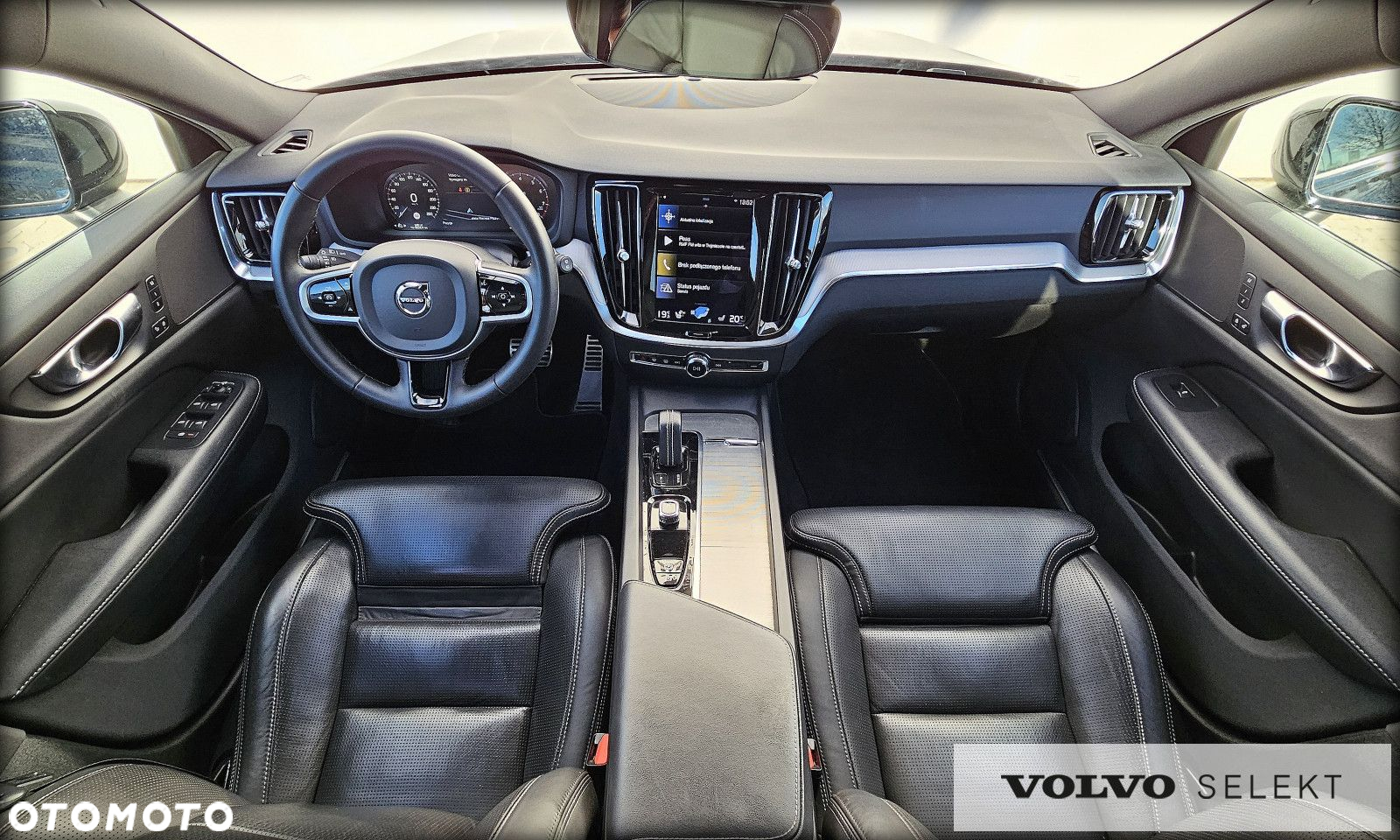 Volvo V60 B3 B R-Design - 11