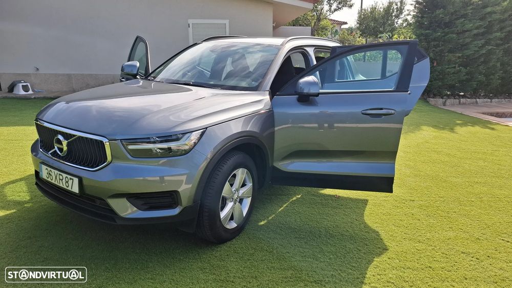 Volvo XC 40 1.5 T3 Tech Edition - 1