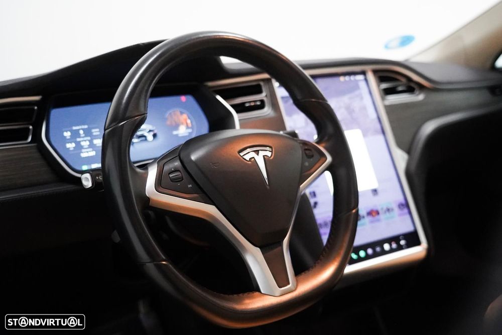 Tesla Model S 90D - 9