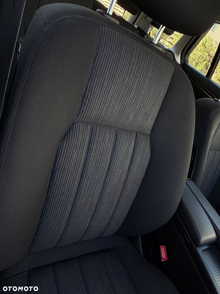 Mercedes-Benz Klasa C 200 (BlueEFFICIENCY) Elegance - 36