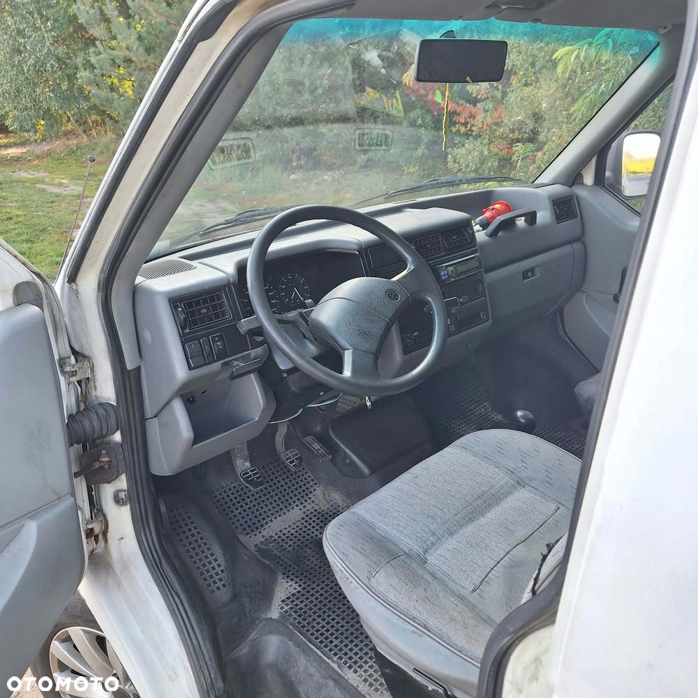 Volkswagen Transporter - 5