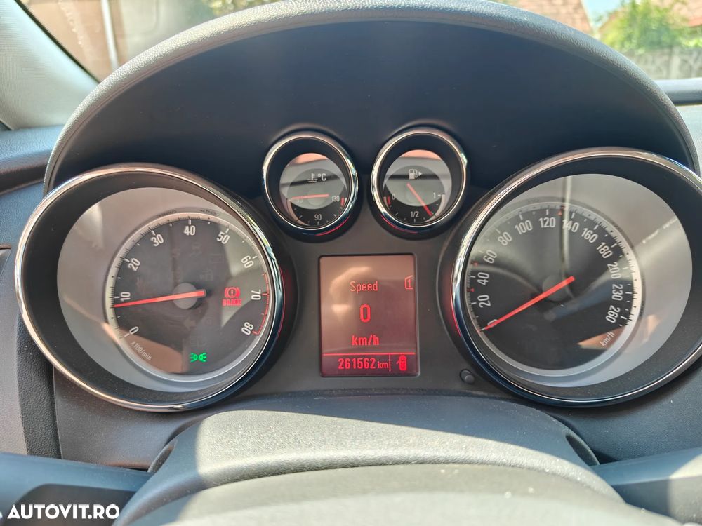 Opel Astra 1.6 Turbo - 9