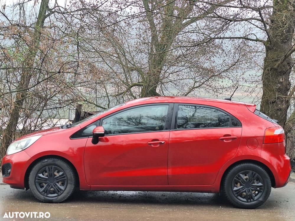Kia Rio - 10