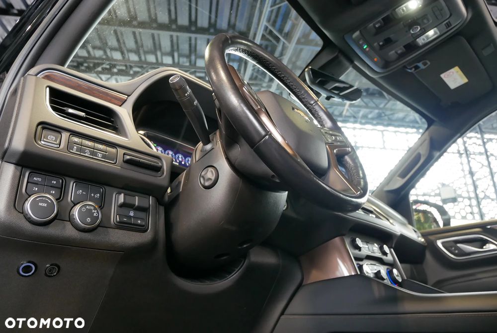 Chevrolet Suburban - 23