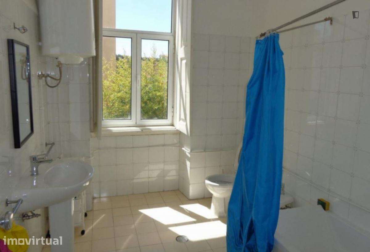 Quarto - localizado em  Coimbra - Grande imagem: 5/6