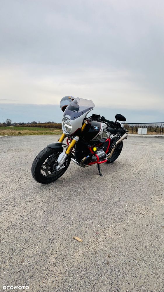BMW R - 1