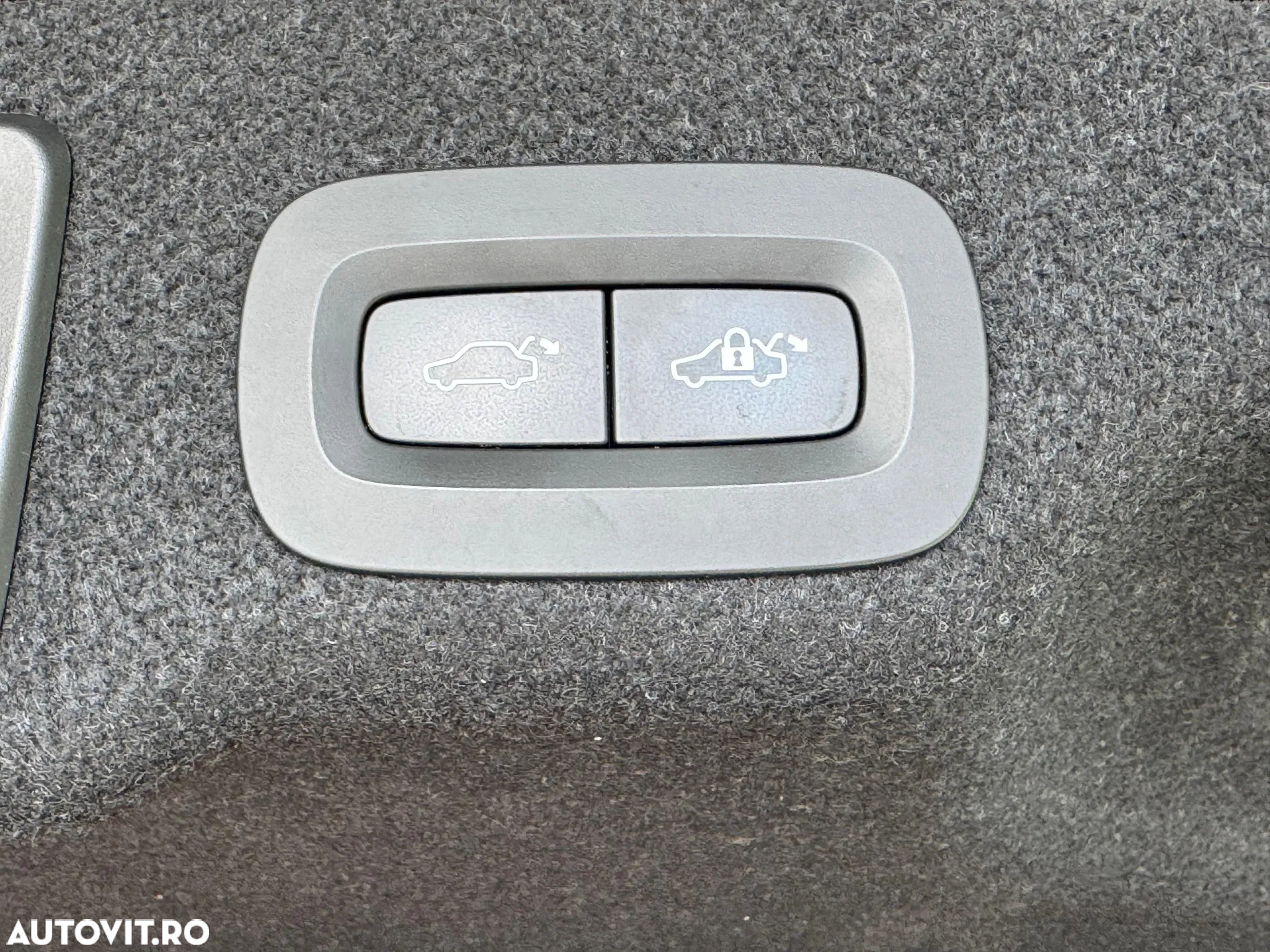 Volvo S90 D5 AWD R-Design - 24