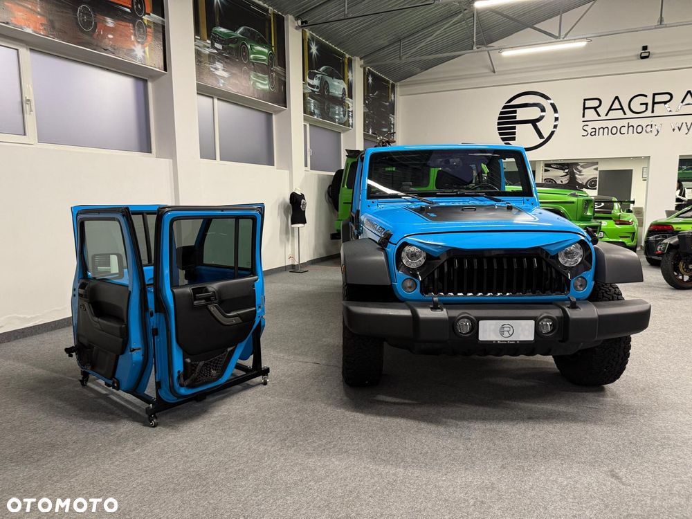 Jeep Wrangler 3.6 Unlim X - 40