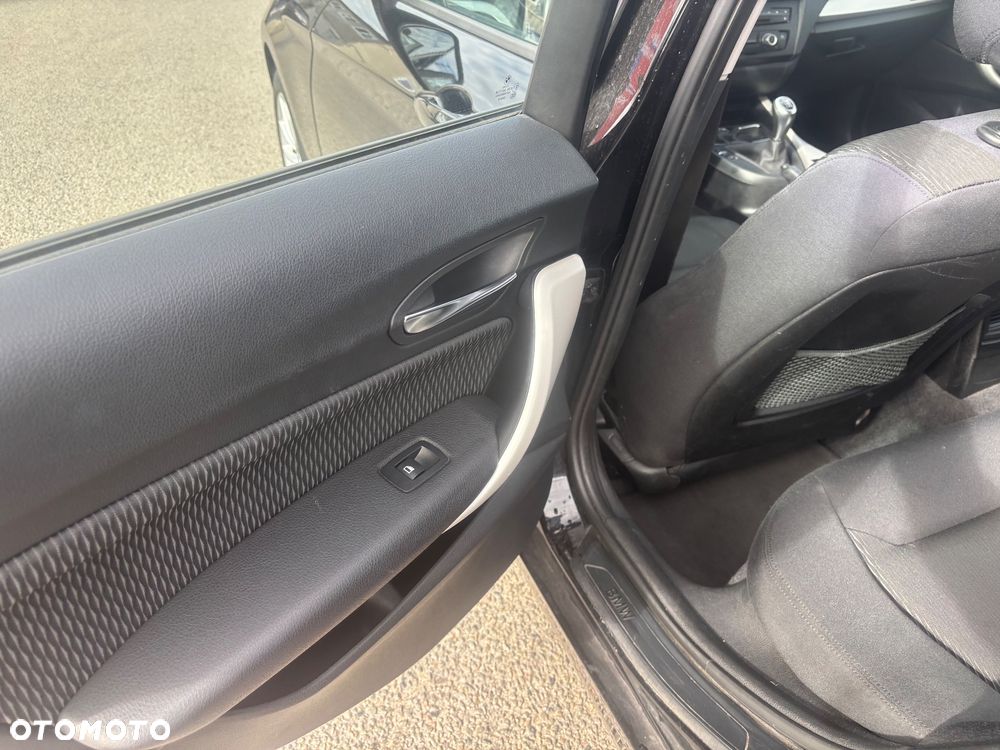 BMW Seria 1 116i - 22