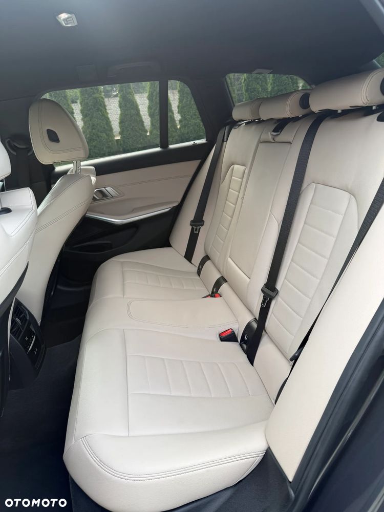 BMW Seria 3 320d M Sport Shadow sport - 13