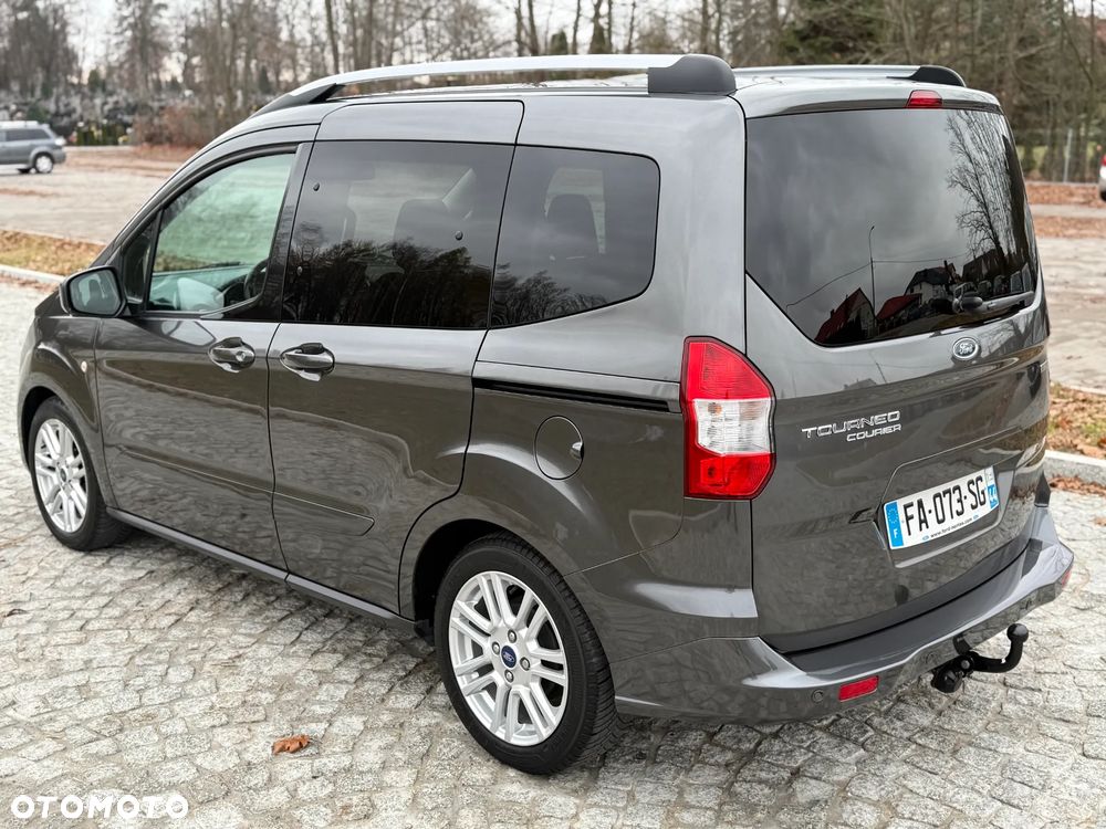 Ford Tourneo Courier 1.0 EcoBoost S&S Titanium - 12