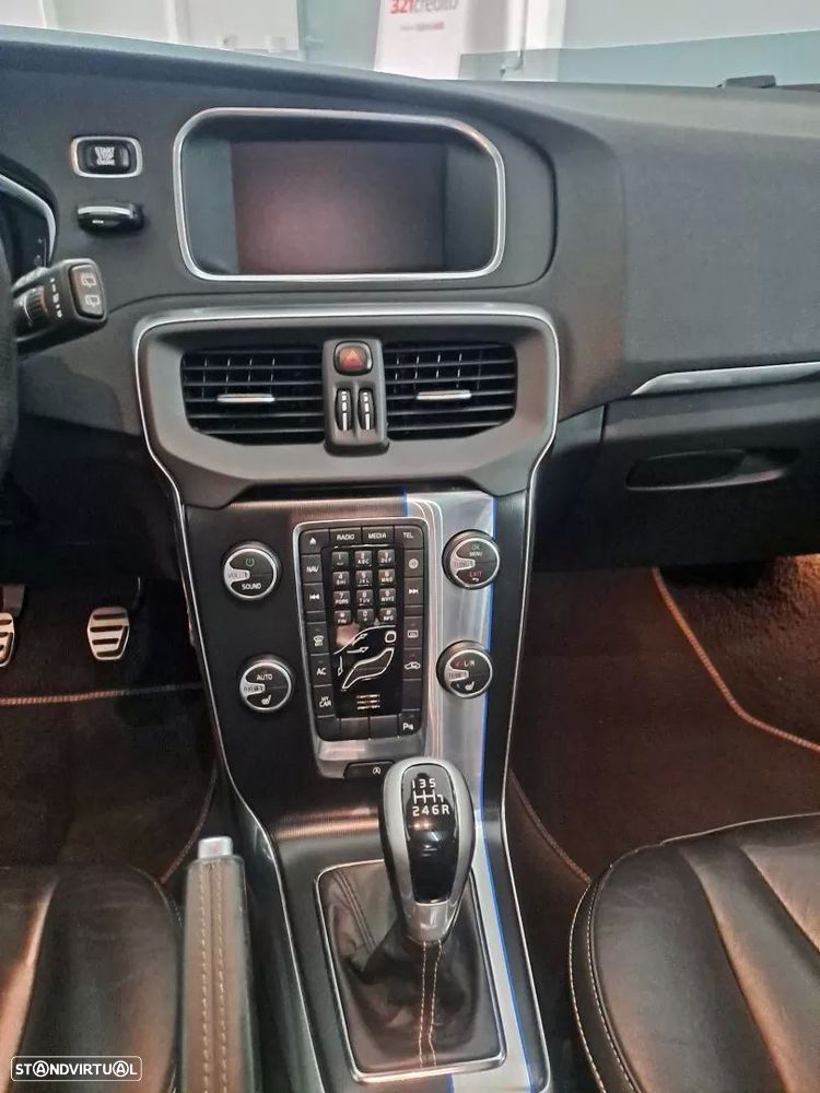 Volvo V40 2.0 D2 R-Design - 14