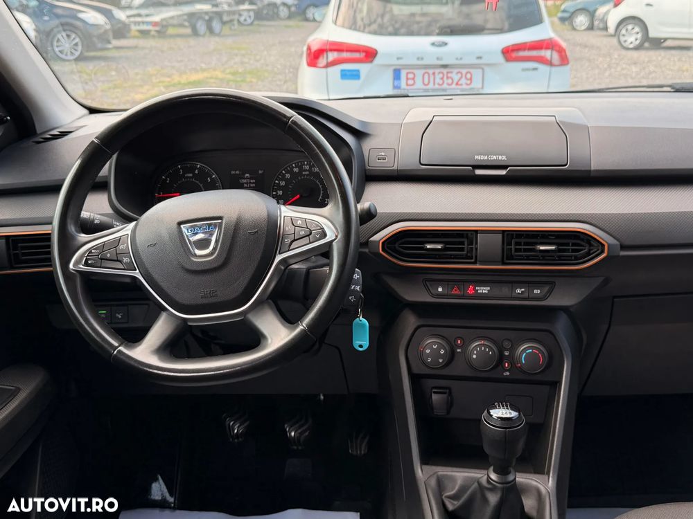 Dacia Sandero Stepway TCe 90 MT6 Essential - 8