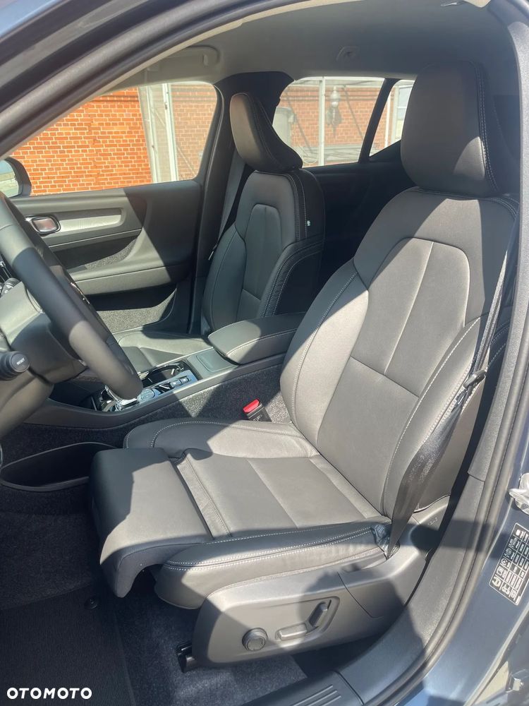 Volvo XC 40 B3 Plus Dark - 14