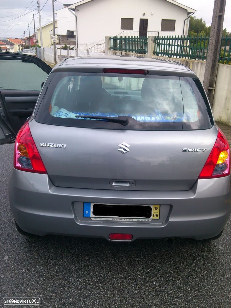 Suzuki Swift - 4