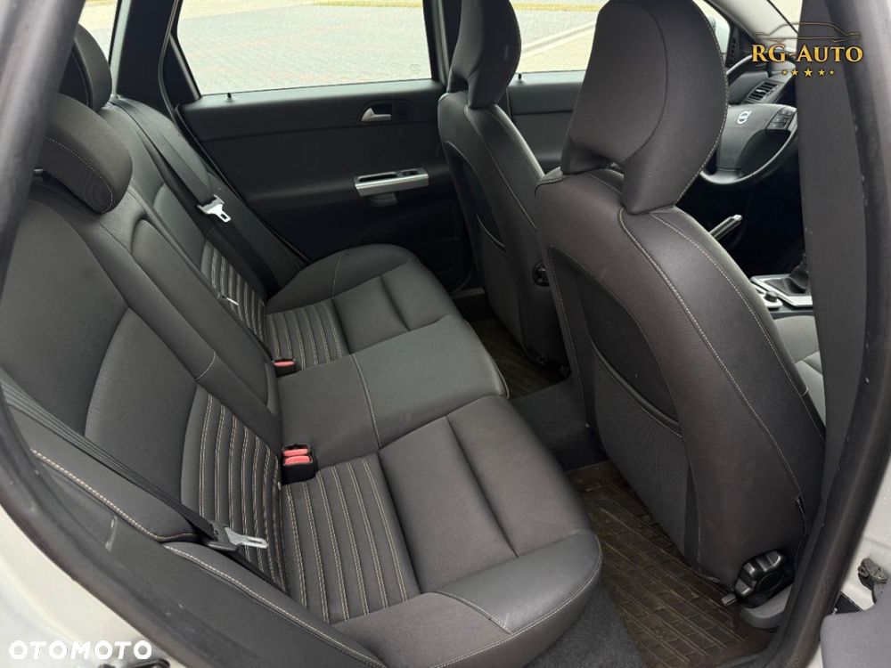 Volvo V50 - 25
