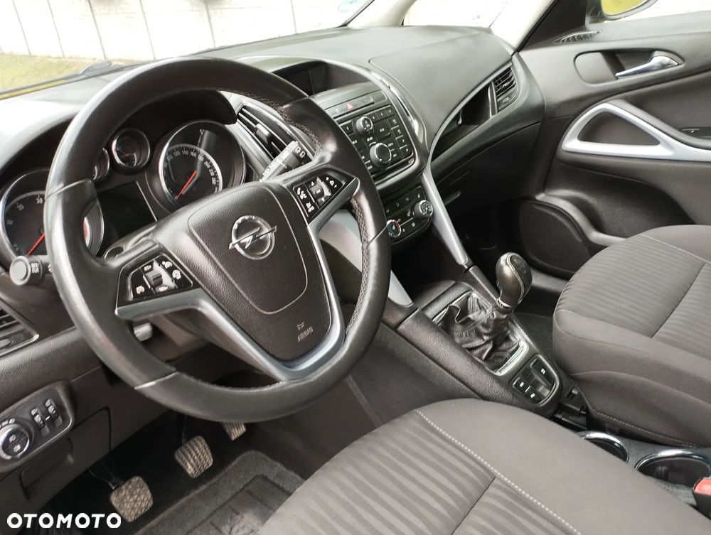 Opel Zafira - 10