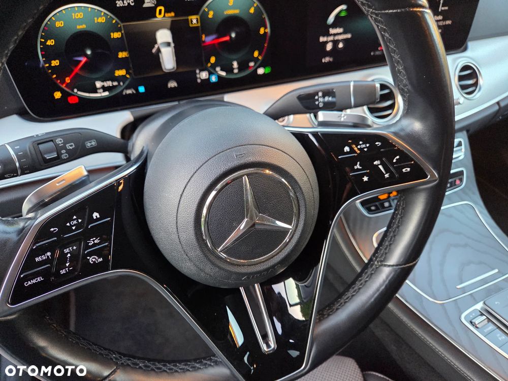 Mercedes-Benz Klasa E 220 d 9G-TRONIC AMG Line - 28