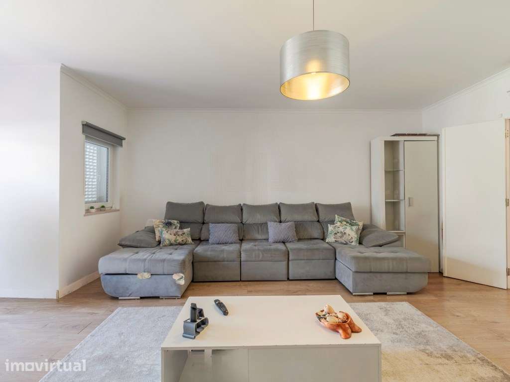 Moradia T4 Isolada Remodelada em Castelo | Conforto, Modernidade e ... - Grande imagem: 4/40