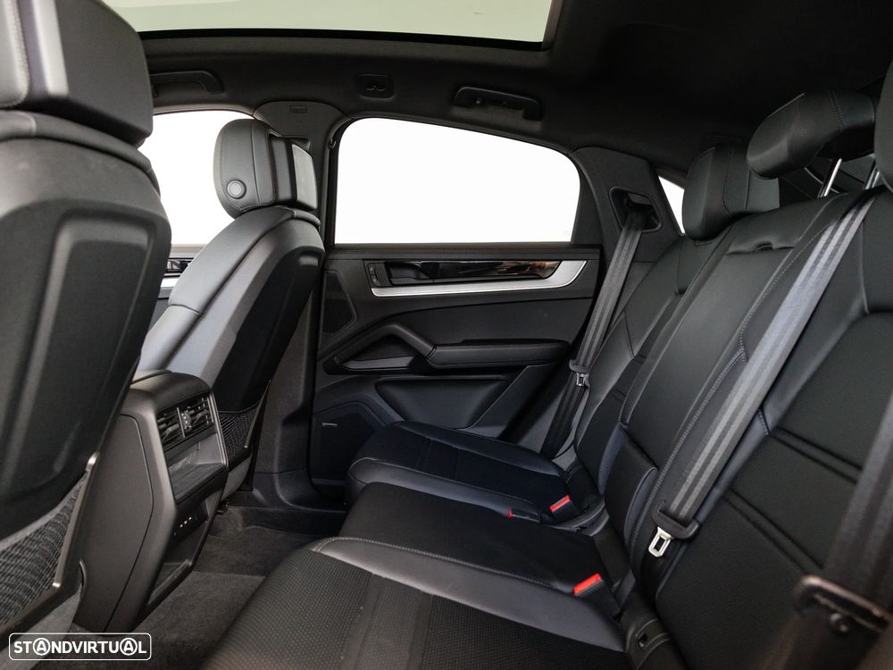 Porsche Cayenne Coupé E-Hybrid - 25