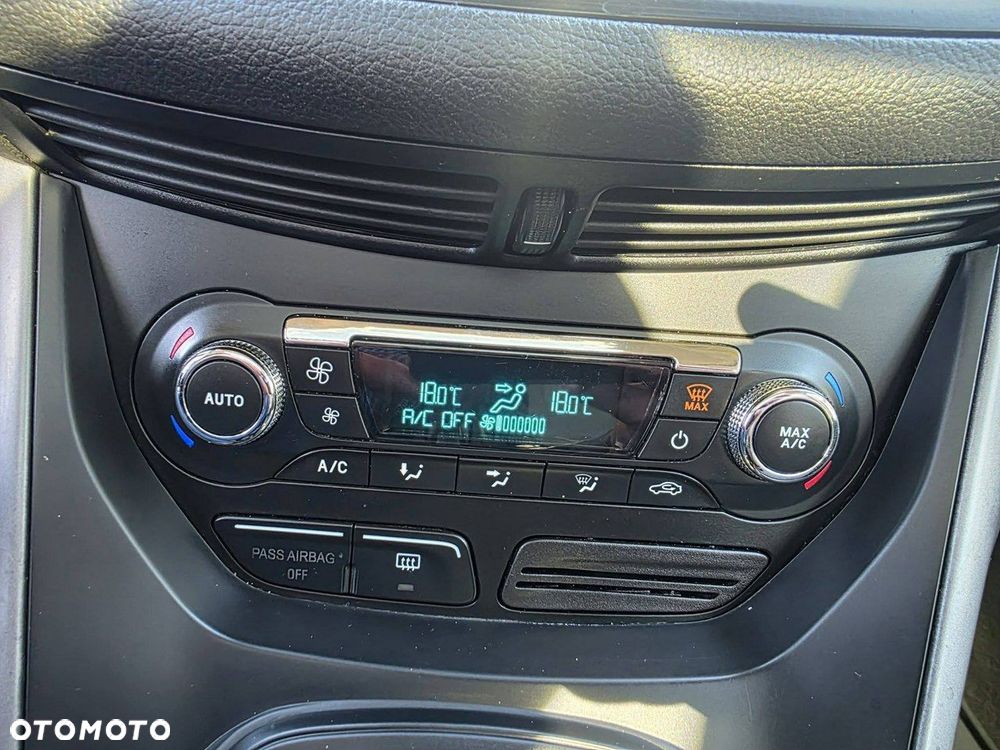 Ford Kuga - 26
