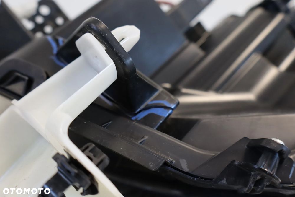 LAMPA PRZEDNIA PRZÓD PRAWA MITSUBISHI ECLIPSE CROSS LIFT FULL LED 2020- - 19