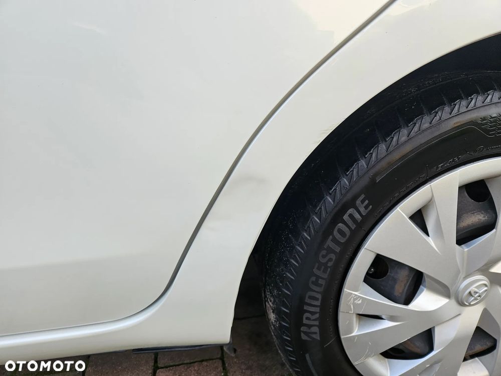 Toyota Yaris Hybrid 1.5 VVT-i Club - 32