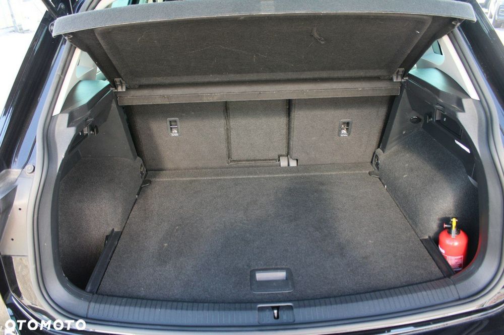 Volkswagen Tiguan - 12