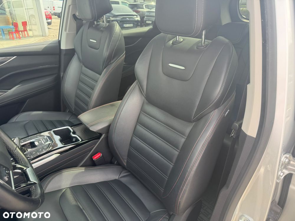 Maxus Euniq 6 - 11