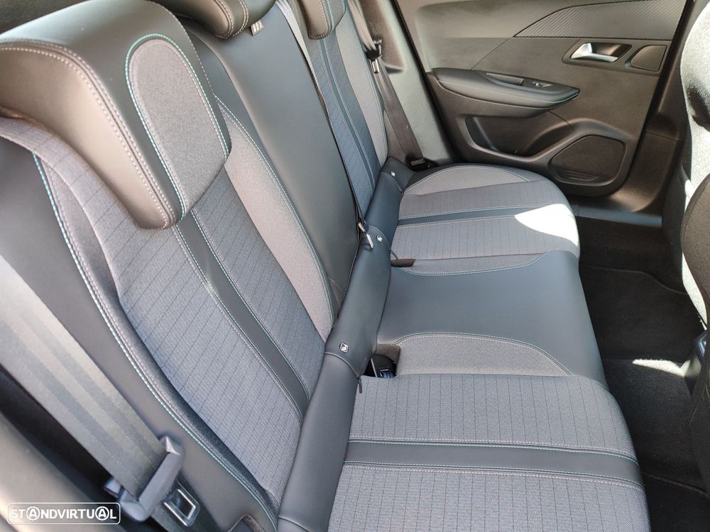 Peugeot 2008 1.5 BlueHDi Allure Pack - 9
