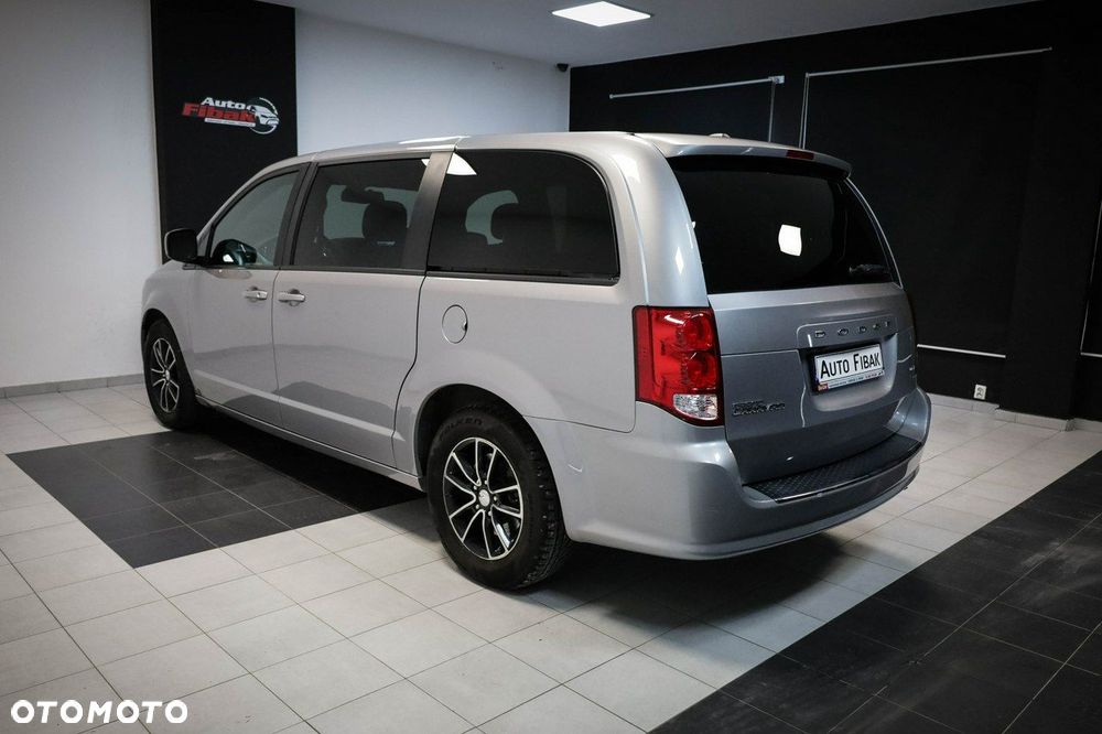 Dodge Grand Caravan - 7