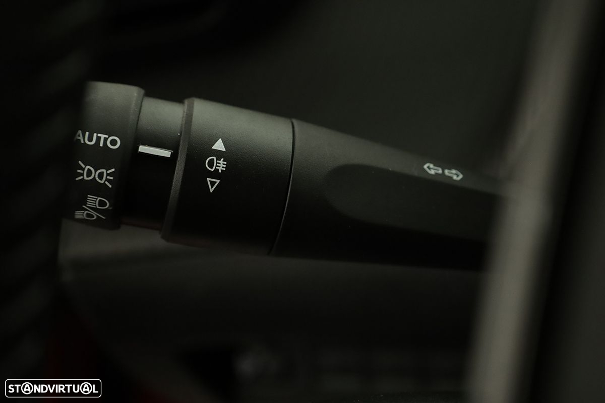 Peugeot 2008 1.2 PureTech Allure - 16
