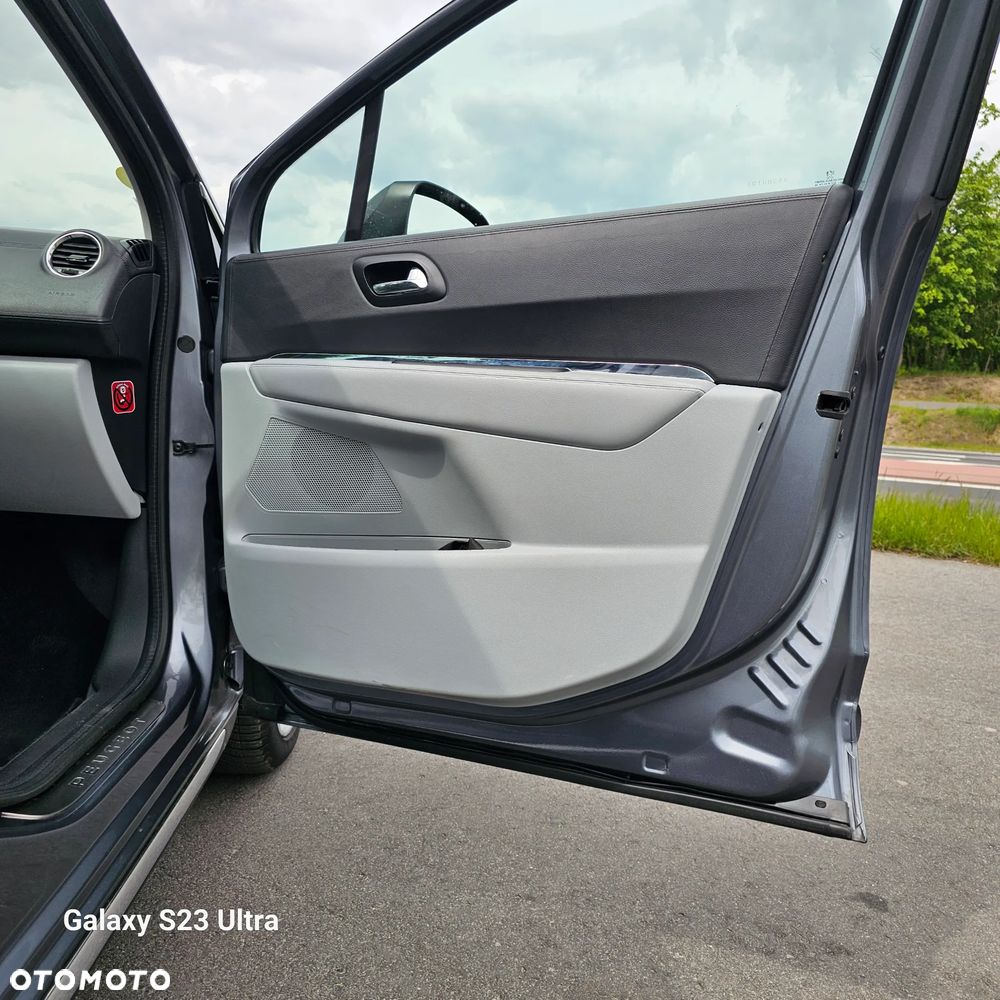 Peugeot 3008 2.0 HDi Premium+ - 25