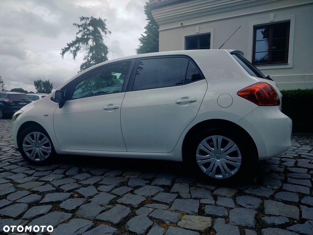 Toyota Auris 1.4 D-4D Luna - 4