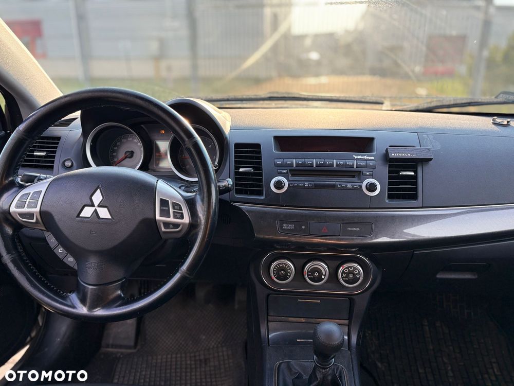 Mitsubishi Lancer - 11