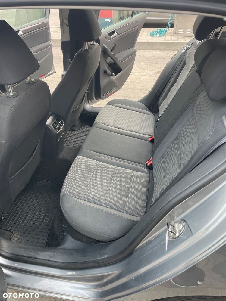 Volkswagen Golf - 11