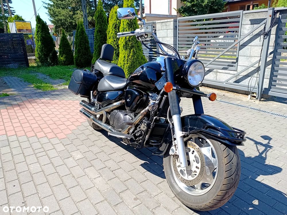 Suzuki Intruder - 3