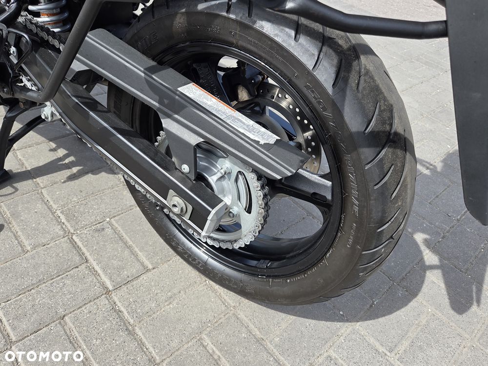 Suzuki V-STROM - 32