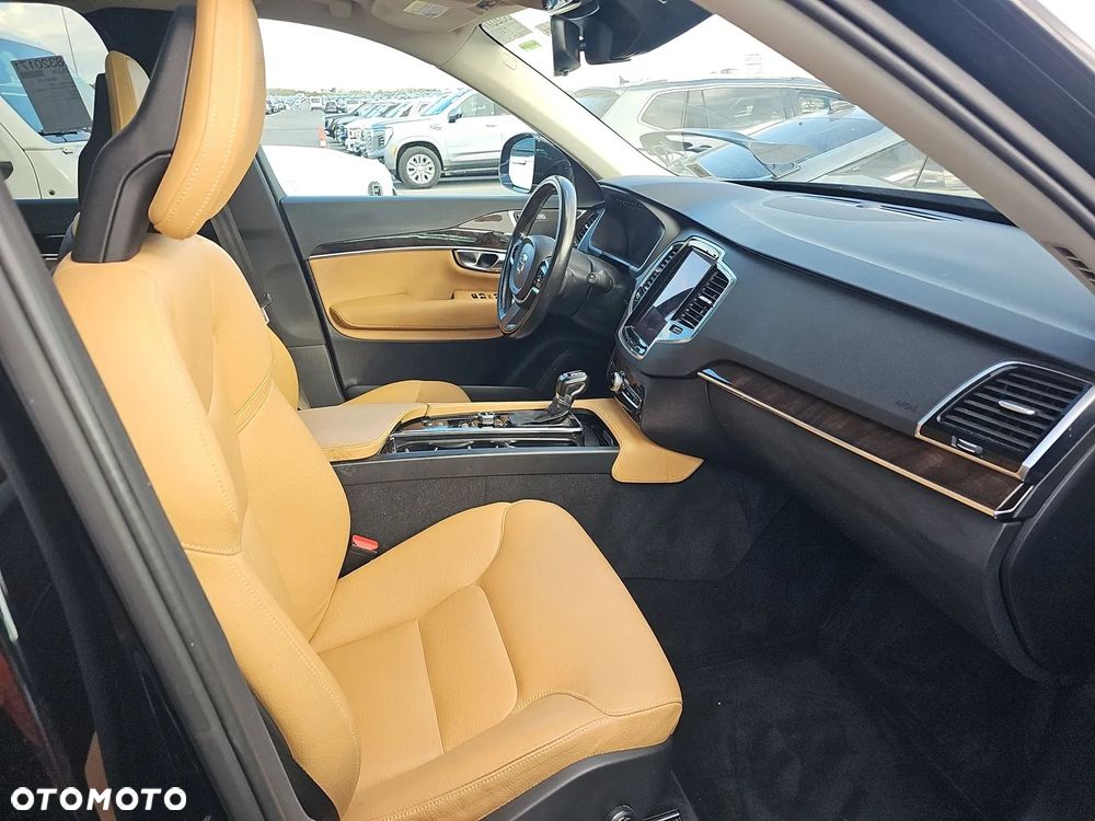 Volvo XC 90 T6 GPF AWD Momentum 7os - 18