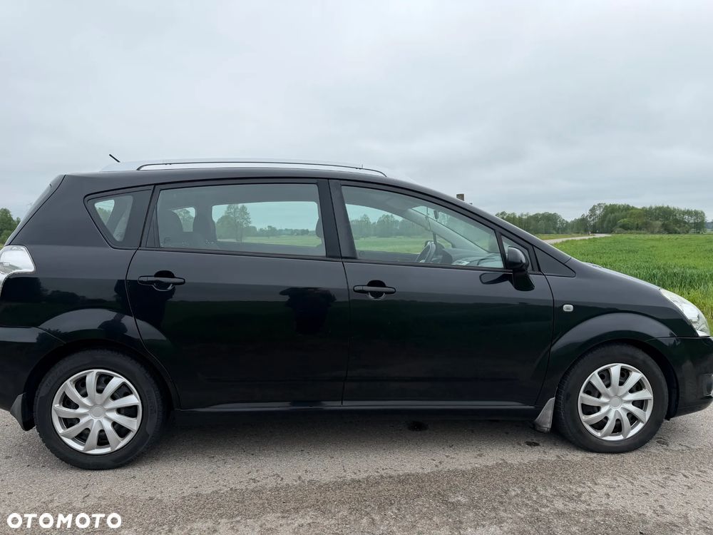 Toyota Corolla Verso 2.2 D-4D Gold - 8