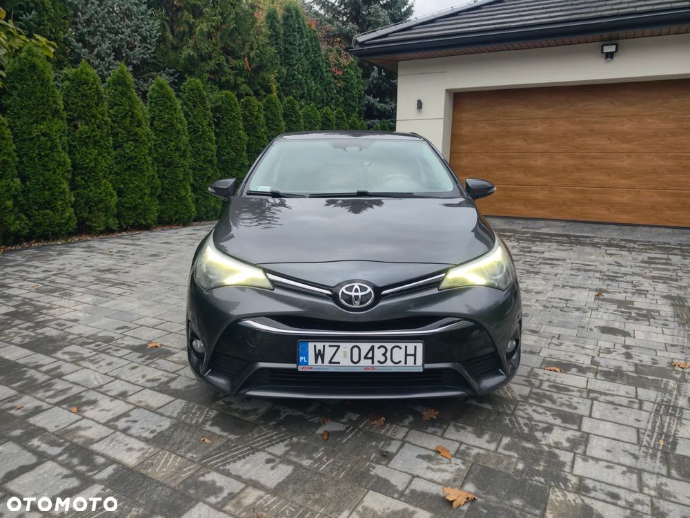 Toyota Avensis 2015 photo 2