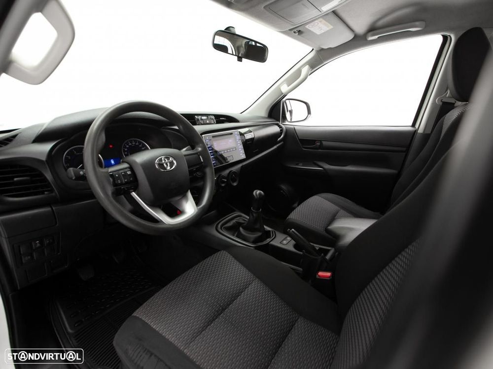 Toyota Hilux 2.4 D-4D 4WD DOUBLE CAB c/IVA - 8